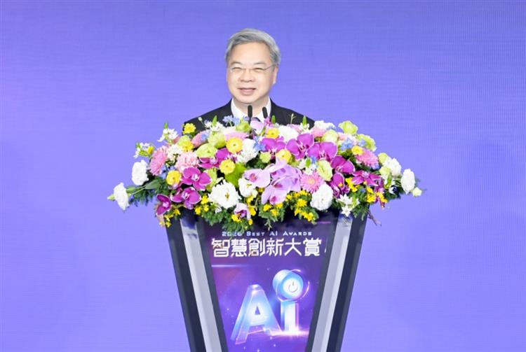 開啟彈跳視窗，連結到經濟部龔明鑫部長出席智慧創新大賞頒獎致詞。(jpg檔)