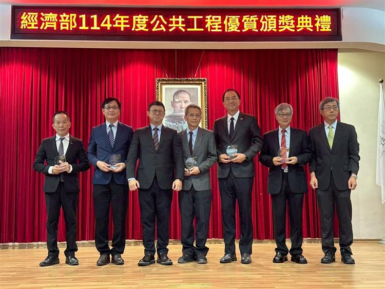 台灣中油股份公司-大林石化油品儲運中心41座常壓儲槽興建統包工程