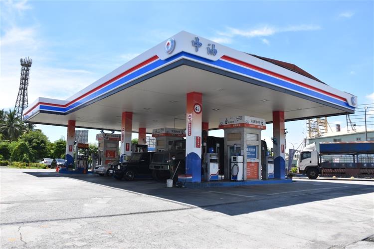 明（8）日起汽、柴油價格各調漲0.1元