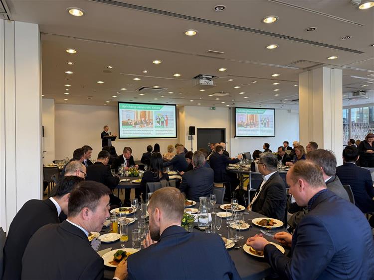 龔部長出席台捷商務合作交流午宴(龔明鑫部長率經貿訪團四訪捷克  深化臺捷經貿夥伴關係)