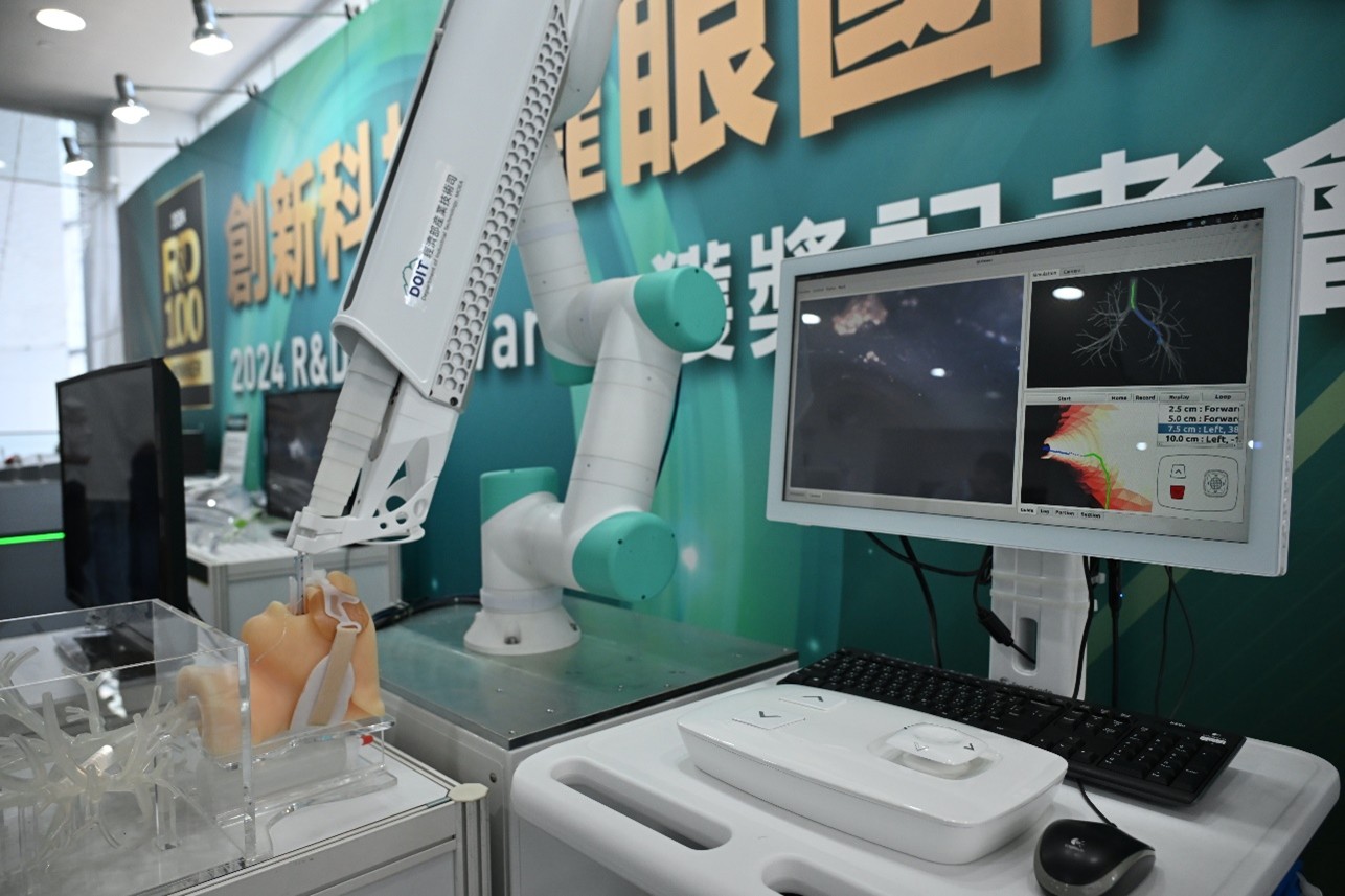 AI-driven Self-Navigating Miniature Serpentine Robotic System for Natural Orifice Transluminal Endoscopic Surgery (AiSNMSR)