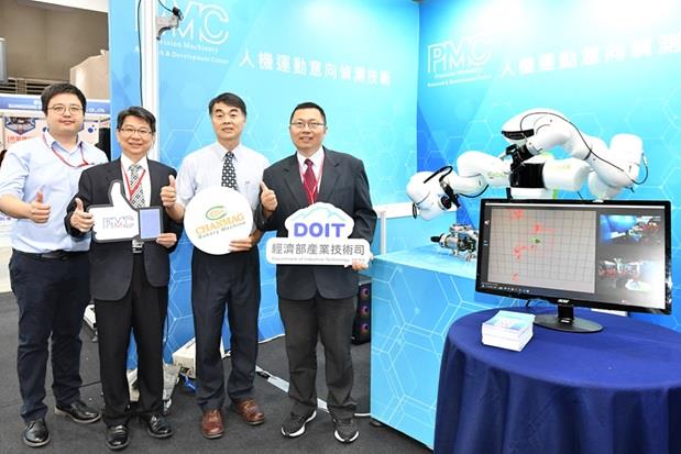 精密機械研究發展中心開發「人機運動意向偵測技術」，可動態偵測人體關節與機械手臂的位置與動作意向，取代傳統固定式安全區間調控。