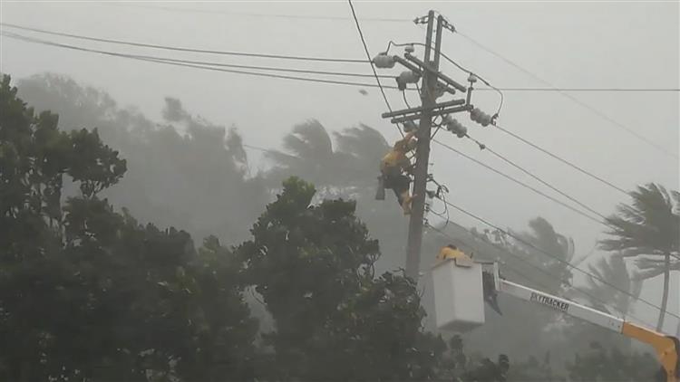 圖說: 台電表示，自颱風開始影響以來，已出動累積超過1萬人次進行搶修。
