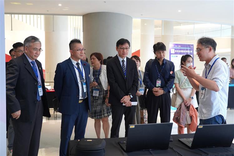 園管局中部園區數位轉型輔導團展成效 力促產業轉型升級(活動現場攤位展示介紹)