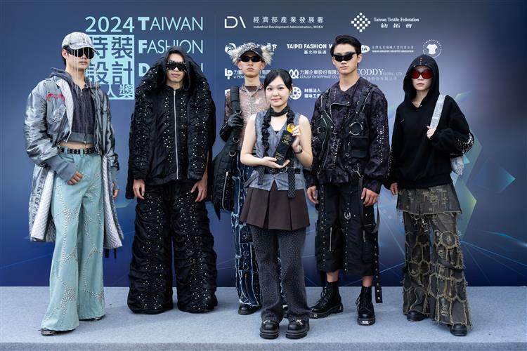 2024時裝設計新人獎-優勝得主盧詠蘋與作品「蜥蜴人Reptilians」