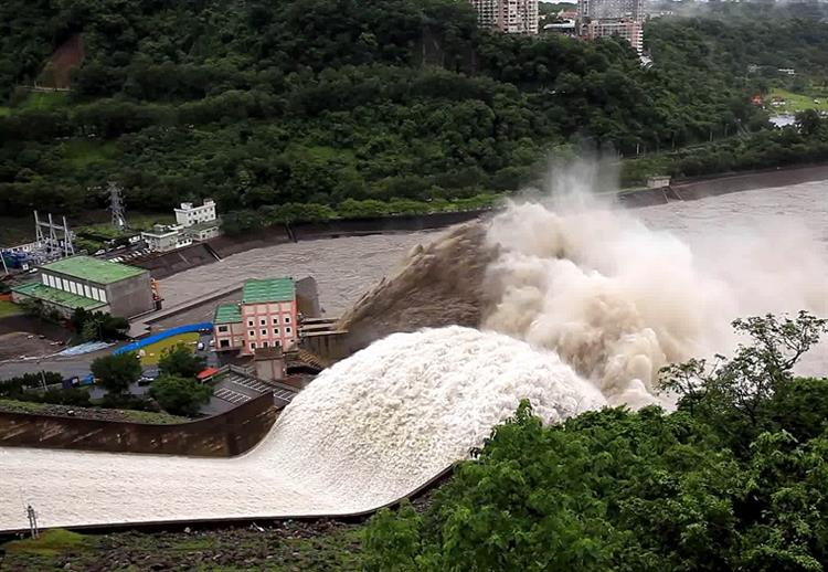 水利署水庫更新與清淤成效卓著，榮獲113年公務人員傑出貢獻團體獎—石門水庫排砂1