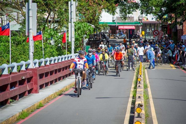 歡慶遊商圈，喜迎金蛇年-新北市深坑商圈樂活單車行