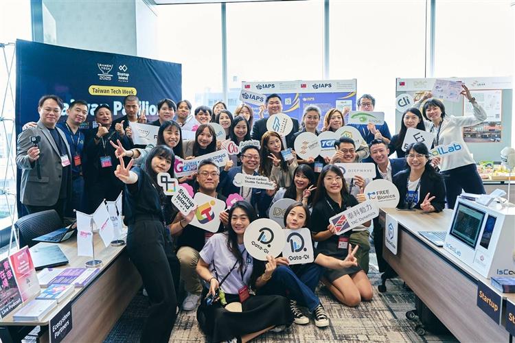 臺灣新創赴日本福岡參與RAMEN_TECH_2025展會