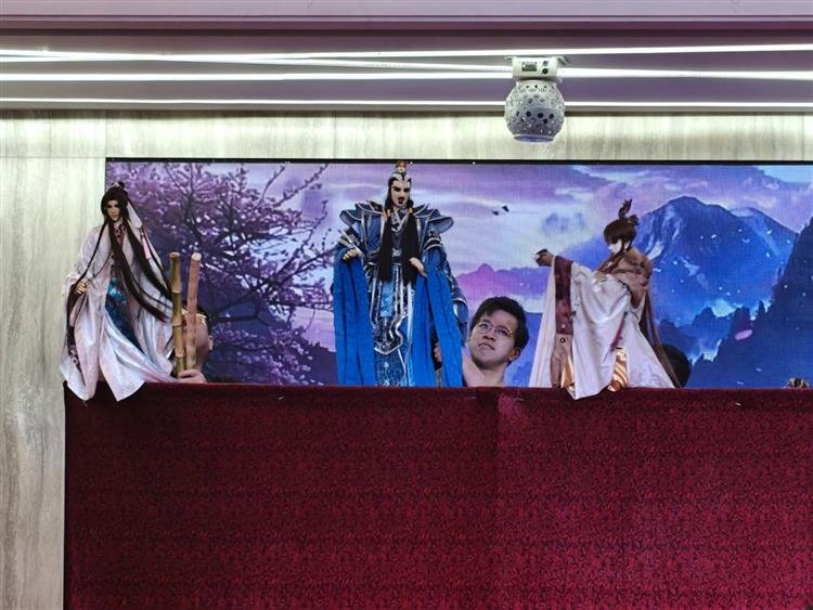 發表會以傳統布袋戲形式，演譯台糖早期製糖業務，以及製糖副產品循環再利用之歷史脈絡