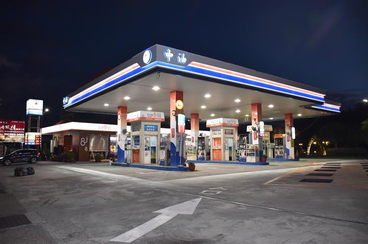 明（5）日起汽、柴油價格各調降 0.2 元