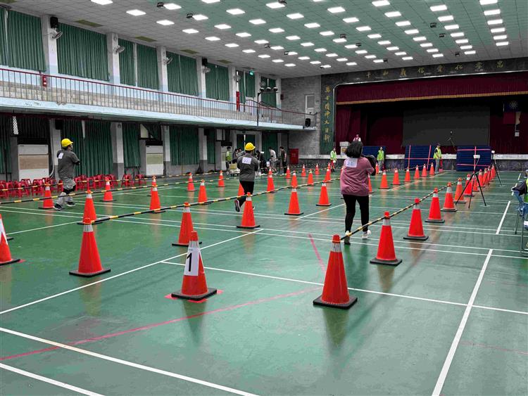 台水公司115年評價職位人員甄試複試_考生負重25公斤重物行走50公尺