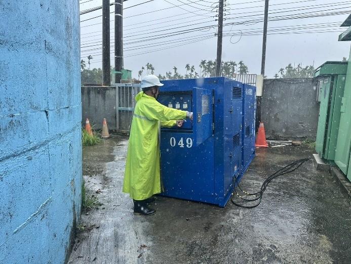 巴威颱風強降雨襲台 台水啟動應變措施_草屯營運所第四淨水場第一加壓站緊急發電機啟用