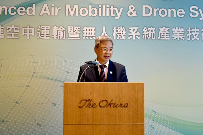 經濟部部長龔明鑫出席日本東京「臺日先進空中運輸暨無人機系統產業技術合作協定簽署儀式」，擔任見證人並致詞。