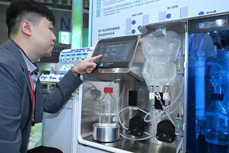 工研院開發出國內首創具備壓力感測與即時回饋控制的「自動化胞外體濃縮純化技術與系統」