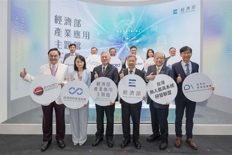 「2026台灣機器人與智慧自動化展」經濟部產業應用主題館今（19）日於臺北南港展覽館一館正式登場