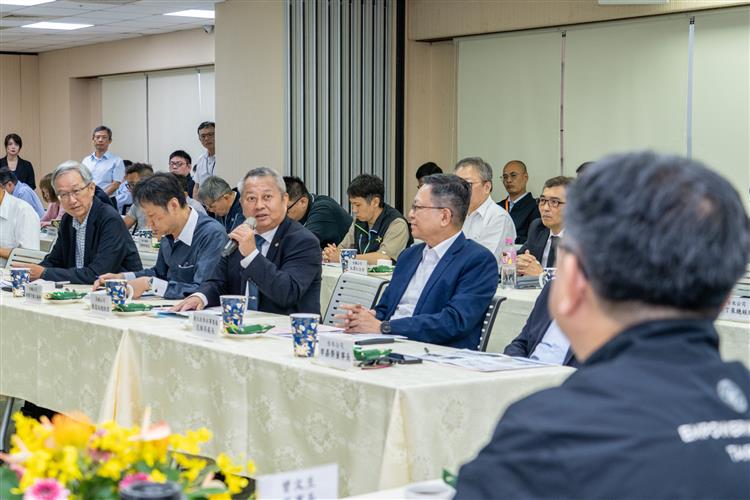 台灣高鐵公司總經理陳惠裕於交流環節表示，期待電力學校培育更多電力系統人才，強化電力韌性。