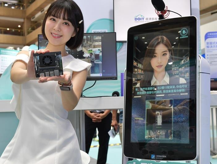 開啟彈跳視窗，連結到工研院在經濟部產業技術司支持下，研發「大型AI模型邊緣運算軟硬整合技術」，提升AI邊緣運算效能4.2倍，助國內IC設計業者研發國產化推論晶片(jpg檔)