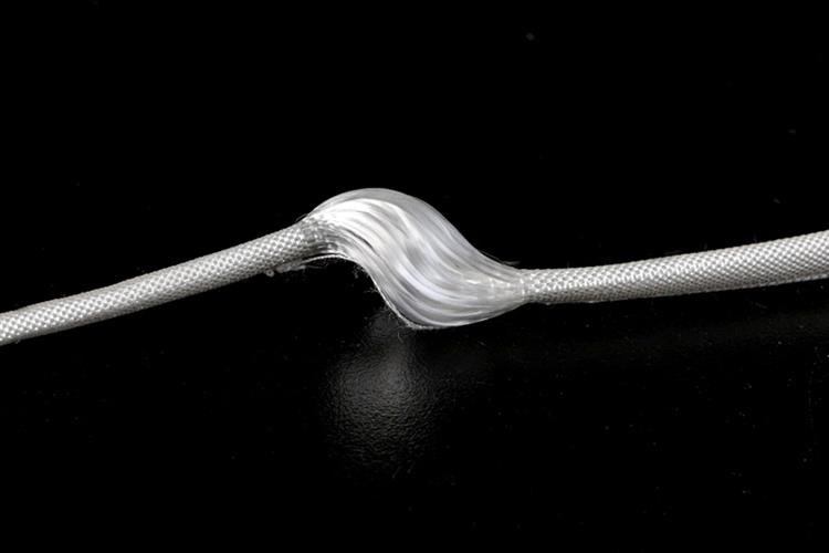 開啟彈跳視窗，連結到工研院開發的「仿生韌帶支架」，最大斷裂荷重為商用產品三倍，可促進細胞附著與組織再生，且採無銻觸媒技術，避免植入後釋放重金屬銻(jpg檔)