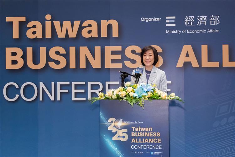 Photonics & Taiwan: International Investors Back Taiwan's Economic Momentum 11 Global Corporations Sign Letters of Intent (LOI)